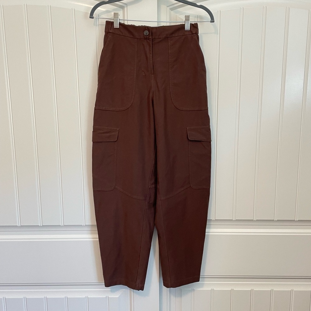Lululemon Light Utilitech Cargo Pocket High-Rise Pant
Java brown size 24 - Picture 2 of 10
